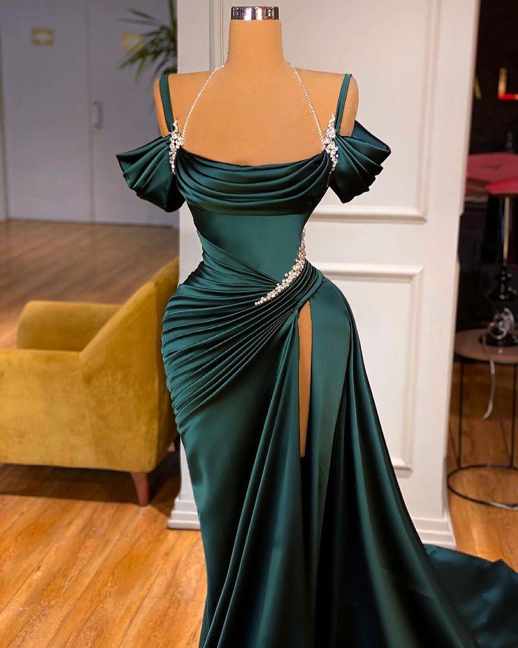 Showprettydess Green Chic Off-the-Shoulder Prom Dress with Long Slit-showprettydress