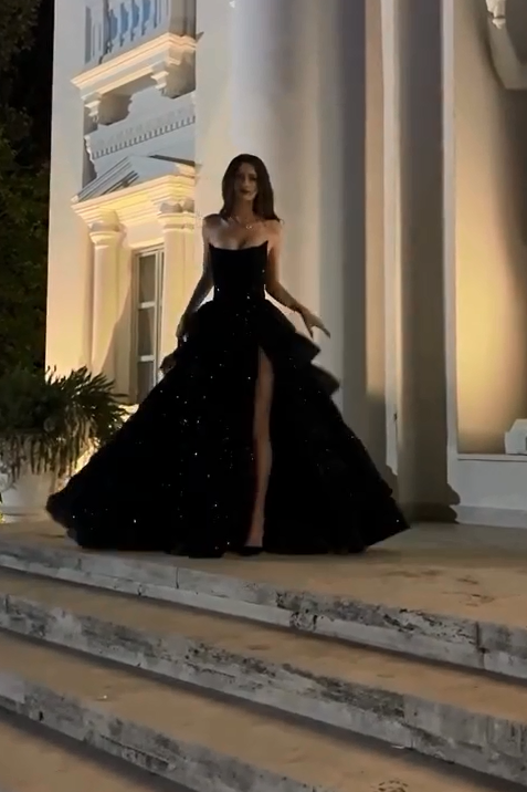 Showprettydess Stunning Black Sequined Sleeveless Strapless Long Prom Dress with Split & Ruffles-showprettydress