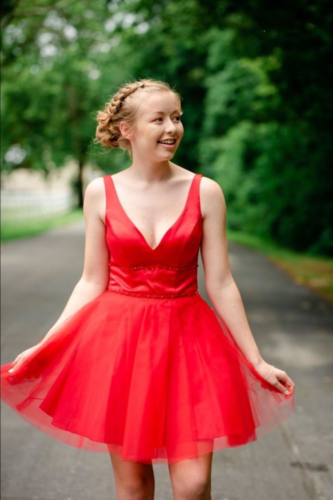 Simple V-neck Straps Red Homecoming Dress A Line Tulle Sleeveless Beading Short Cocktail Dress-showprettydress