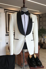 Simple White Shawl Lapel Wedding Suit For Grooms-showprettydress