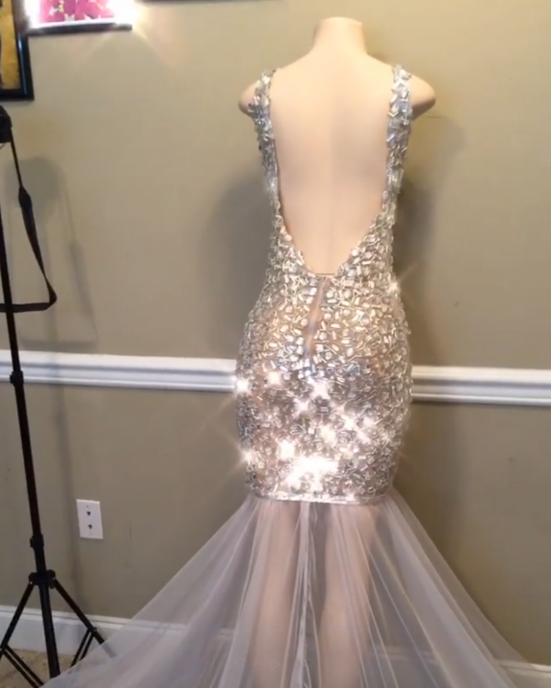Sparkling Crystal Straps Chic V-neck Prom Dresses Open Back Fit and Flare Alluring Evening Gowns-showprettydress