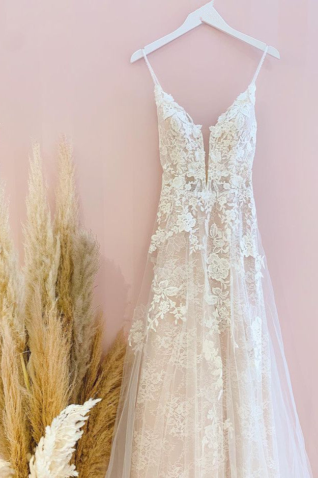 Stunning Long A-Line Spaghetti Straps Tulle Lace Wedding Dress-showprettydress