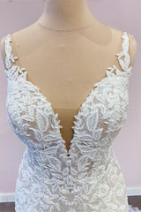 Stunning Long A-Line Tulle Sweetheart Appliques Lace Wedding Dress-showprettydress