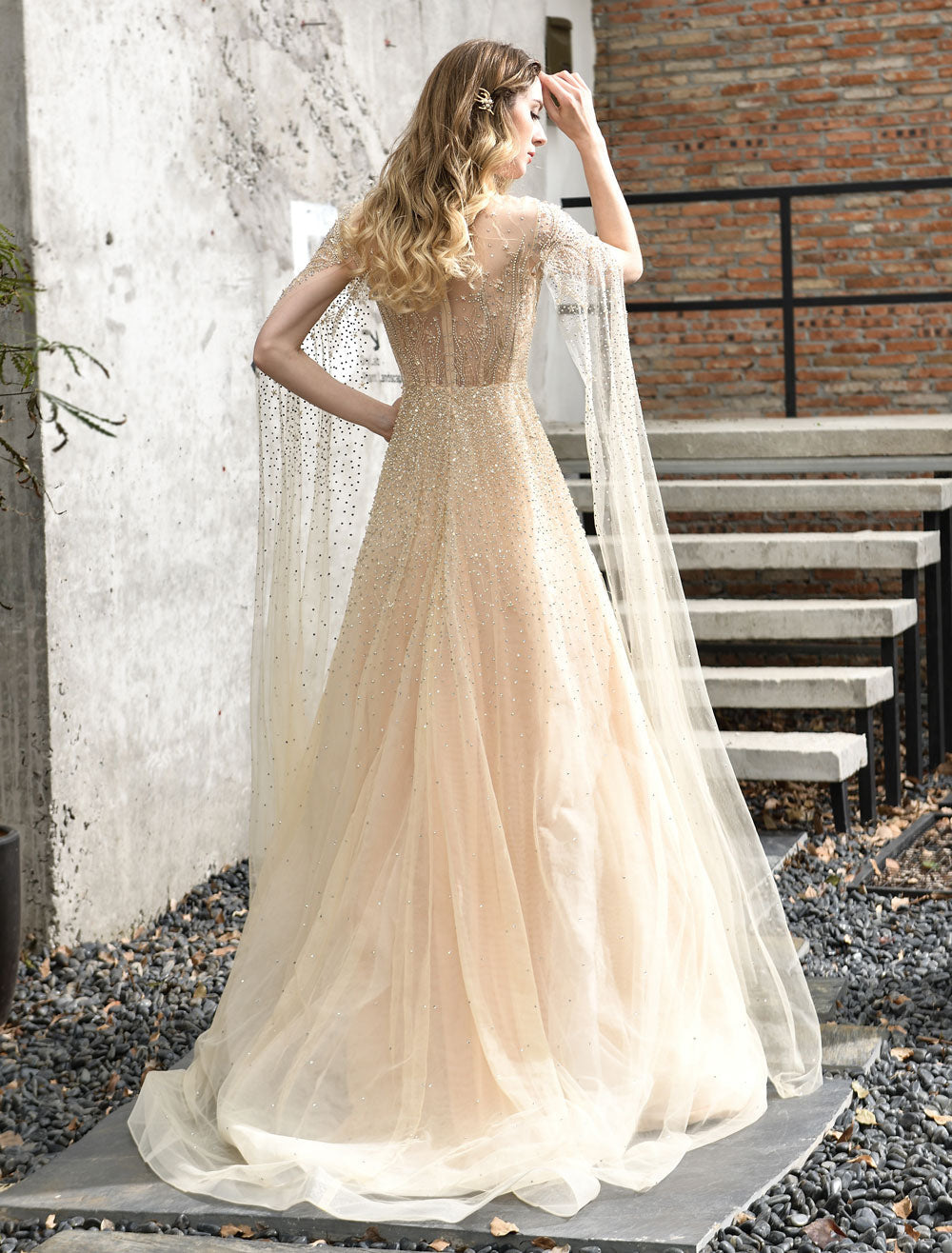 Stunning Wedding Dresses A Line Sweep Short Sleeves Beaded Jewel Neck Tulle Bridal Dresses-showprettydress