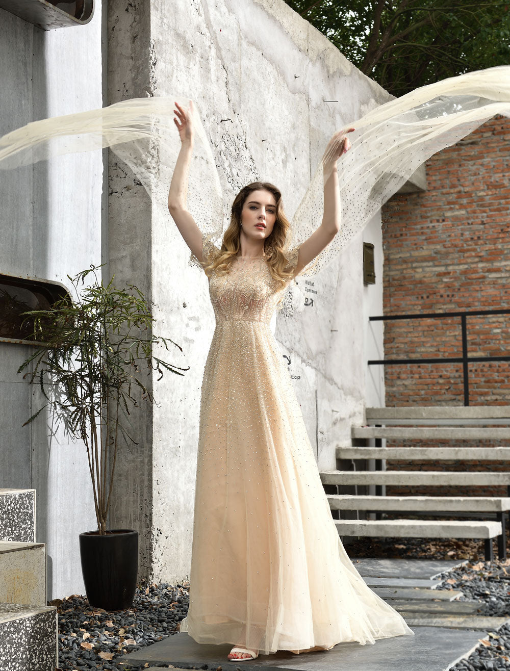 Stunning Wedding Dresses A Line Sweep Short Sleeves Beaded Jewel Neck Tulle Bridal Dresses-showprettydress