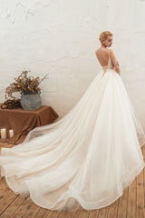Summber Beach Spaghetti Straps Ivory Ball Gown Wedding Dress Online-showprettydress