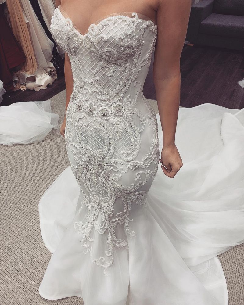 Sweetheart Ivory Charming Lace Mermaid Buttons Satin Wedding Dresses-showprettydress