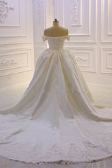 Sweetheart Lace Appliques Off the Shoulder Detachable Train Wedding Dress-showprettydress
