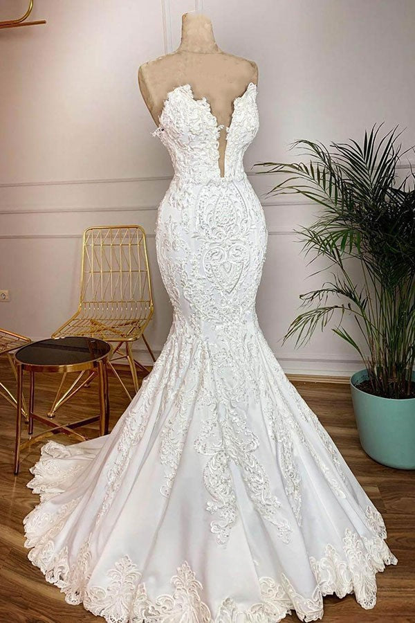 Sweetheart Plugging V neck Mermaid White Bridal Gowns in Real Model with Lace Train-showprettydress