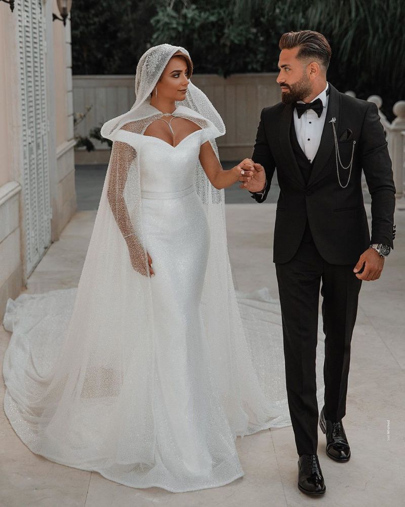 Trendy Off the shoulder White Mermaid Blet Wedding Dresses-showprettydress