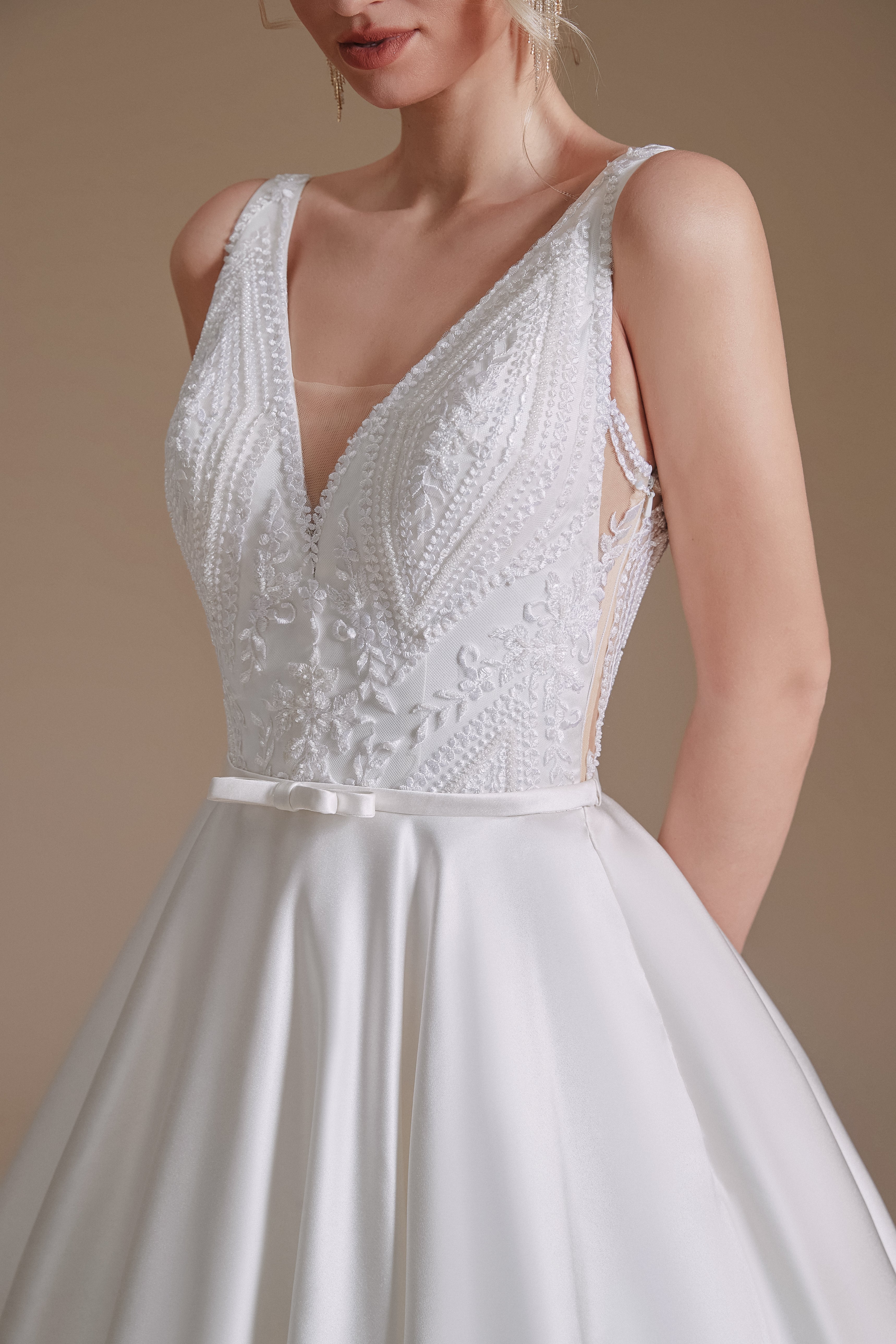 V Neck Lace Empire Floor Length Applique Wedding Dress | Showprettydress Design-showprettydress