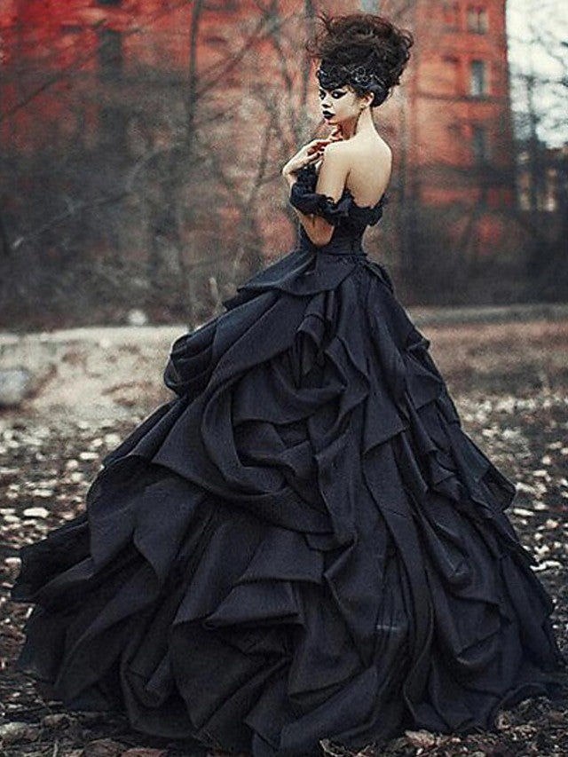 Vintage Black princess wedding dresses with Luxurious Ruffless-showprettydress