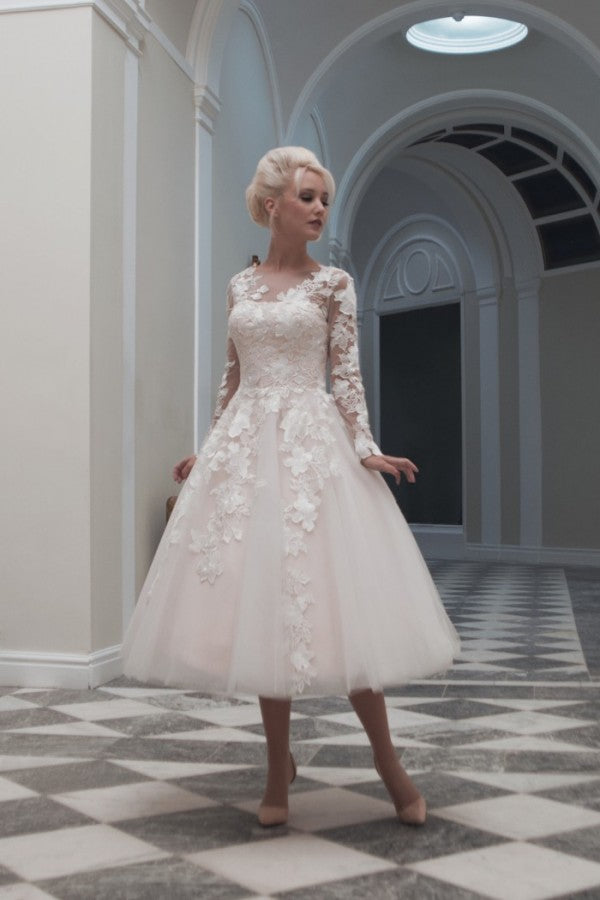 Vintage Ivory Long Sleevess Lace appliques Short Wedding Dress-showprettydress