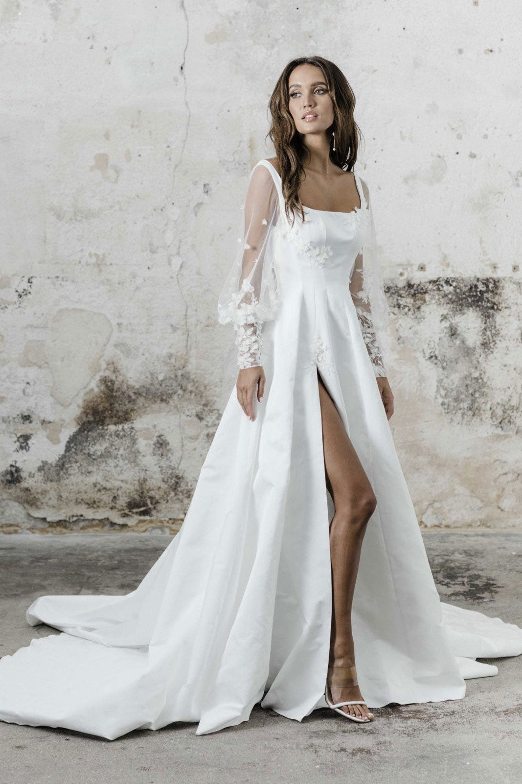 White Casual Wedding Dress A-Line Square Neck Long Sleeves Sexy Backless Applique Cut-Outs Split Front Long Bridal Gowns-Showprettydress
