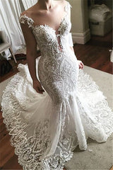 Wholesale Lace Fit and Flare Wedding Dress Glamorous Sheer Tulle Bridal Gowns with Buttons-showprettydress