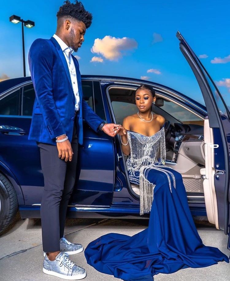 Royal Blue Velvet Prom Outfits Online Chic Peaked Laple Men's Suit with Two Pieces-showprettydress